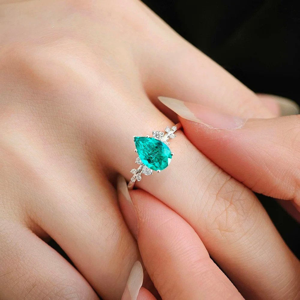 Emerald Reimagined: The Definitive Guide to Lab-Created Emerald Rings (Smart, Stylish, Sustainable)
