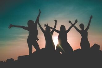 Girls Friendship: The Heart, Science, and Secrets of Lasting Bonds